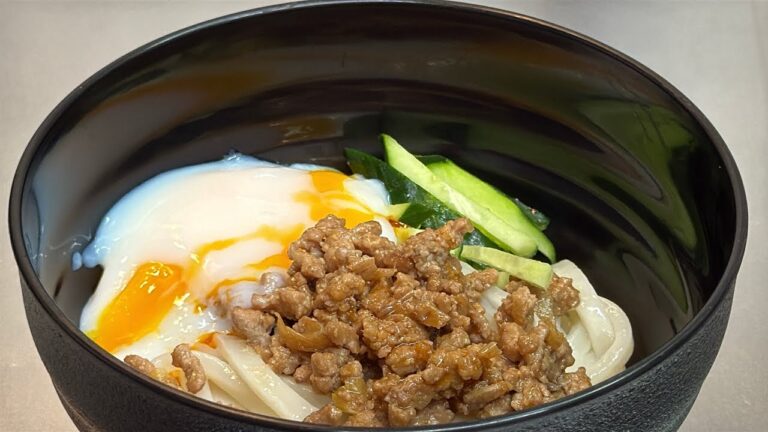 🥢ピリ辛がクセになる！冷やし肉味噌うどん🍜🌶️