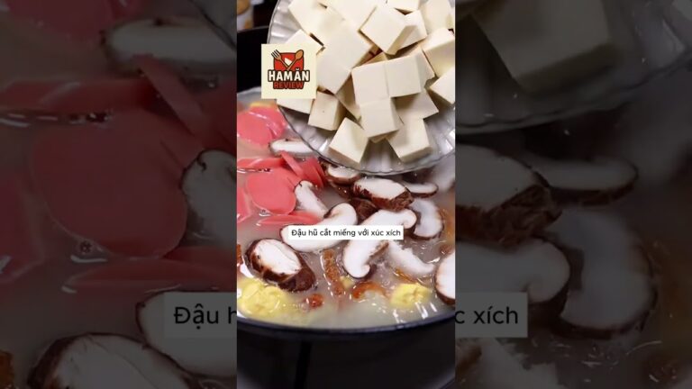 Nấu canh rong biển nấm hương và xúc xích cho trẻ nhỏ