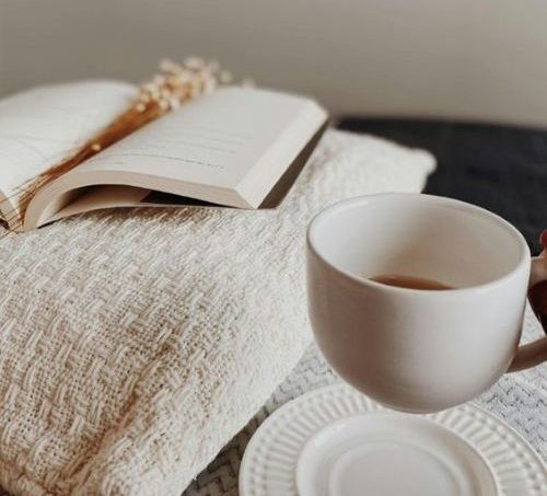 ノートとカップ