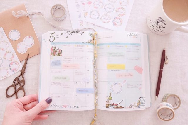 手帳のマンスリーページ