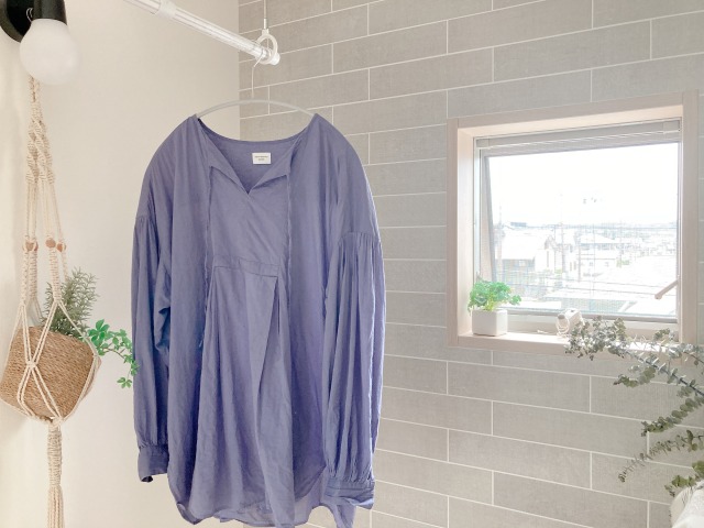 ハンガーにかかった洋服