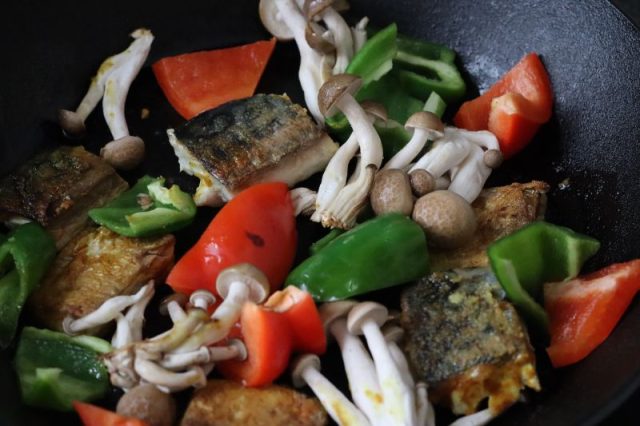 塩さばと野菜のカレー風味