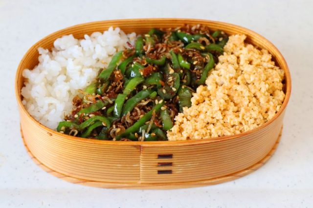 2品弁当の詰め方プロセス