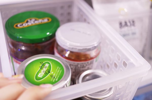 冷蔵庫の中のケース