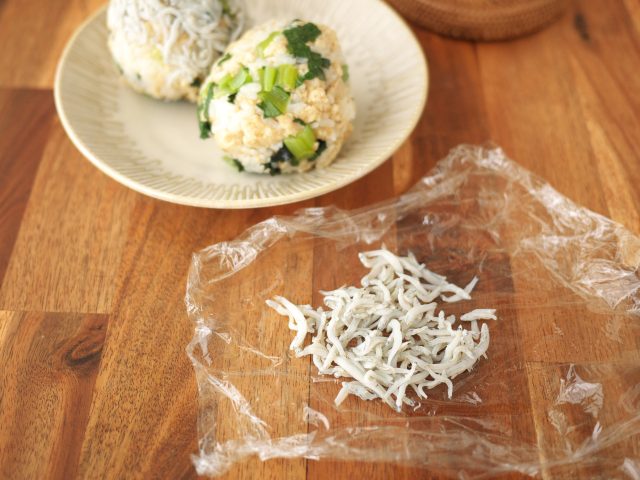 しらすとおにぎり