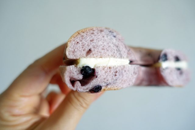 ベーグルとバター