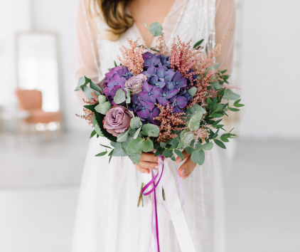 ブーケ　女性　花嫁