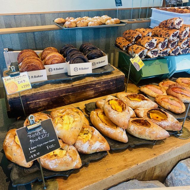 R Baker うめきたグリーンプレイス店 店内パン