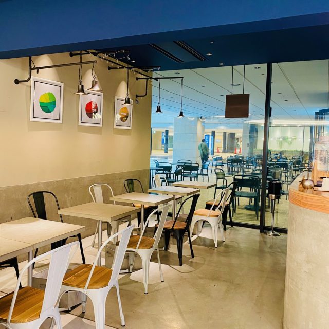 アブサンオーグ 店内