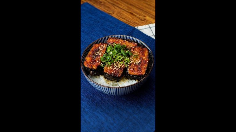 【豆腐とキムチをのりで巻くだけ】コスパ＆ボリューム最高！焼肉のたれで甘辛仕上げの豆腐丼 / Nori Wrapped Tofu