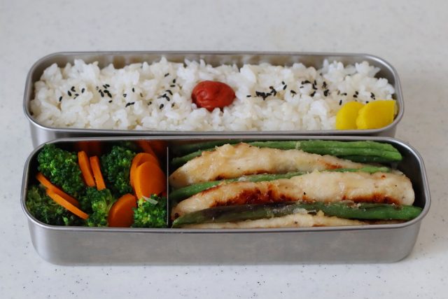 2品弁当の詰め方プロセス