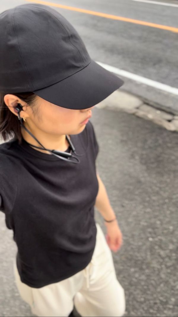 ウォーキングするmomokoさん