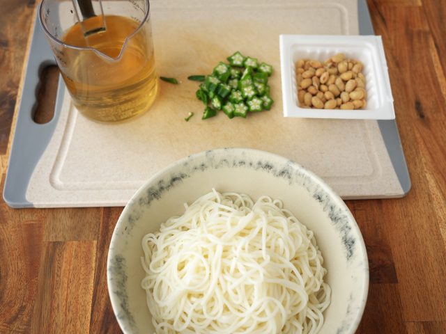 ネバネバ納豆おくら涼麺 材料