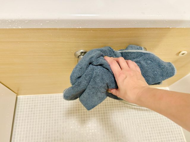 お風呂場の蛇口掃除