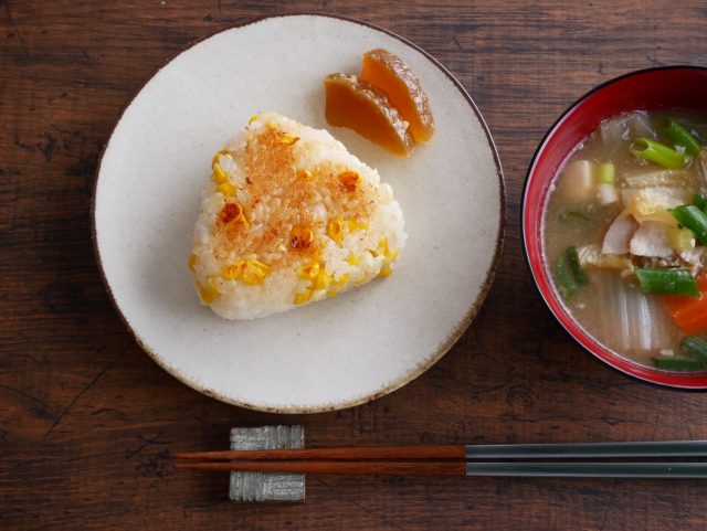 とうもろこしのバター焼きおにぎり