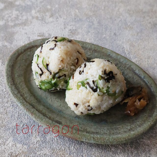 塩昆布ときゅうりのおにぎり