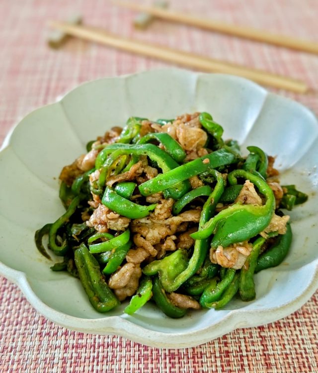 細切りピーマンと豚肉の旨辛炒め