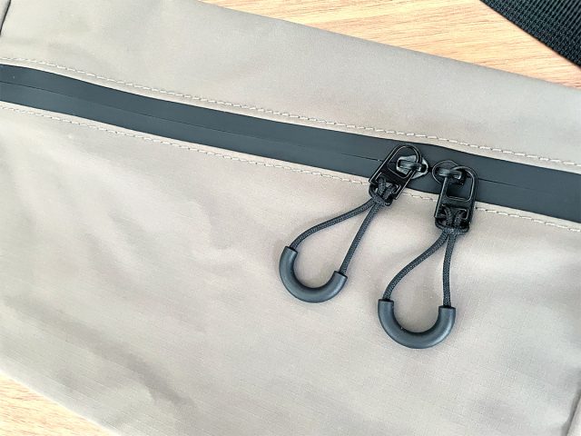 bom moment 撥水ボディバッグ