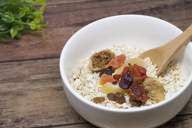 オートミールとドライフルーツ