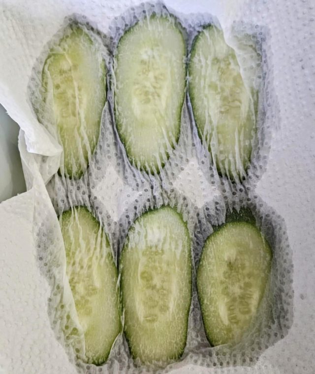 きゅうりの水分を取る