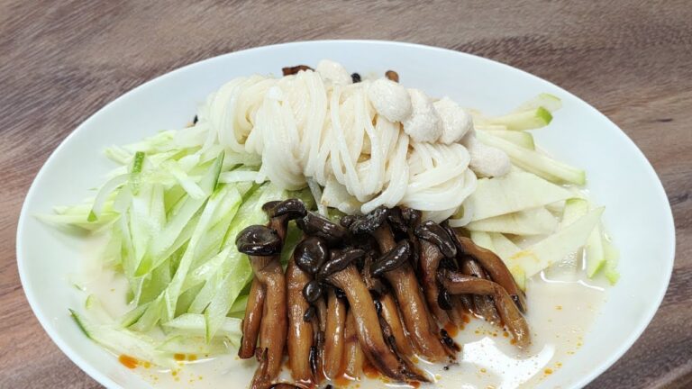 두유 콩국수 만들기 | 밀가루 없이 초간단 다이어트 여름 국수 레시피, 항암 항산화 효과도 듬뿍 😊 try this diet no flour, noodle 두유 콩국수 만들기 | 밀가루 없이 초간단 다이어트 여름 국수 레시피, 항암 항산화 효과도 듬뿍 😊 try this diet no flour, noodle