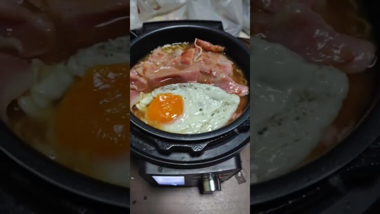 健康キャンセル界隈が作る、ベーコン大量トッピングラーメン【やけくそ料理】【アル中カラカラ】 健康キャンセル界隈が作る、ベーコン大量トッピングラーメン【やけくそ料理】【アル中カラカラ】