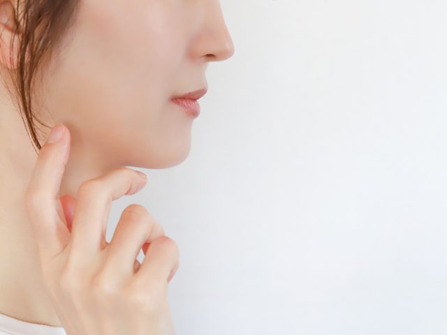 NEW
8/17 (日)
夏の毛穴対策に!ケイトの最新下地「ポアレスキーパー」全種類レビュー
稲毛登志子(コスメコンシェルジュ)21 女性の横顔