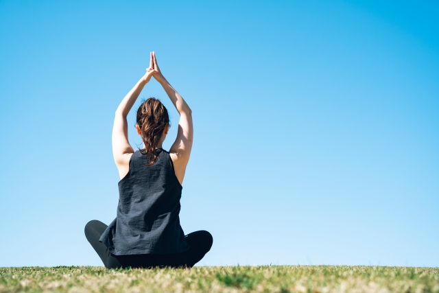 NEW
BLOG
8/8 (金)
美の要は「代謝」にあり!夏に太らない体をつくるデイリーケア3つ
脳腸活アドバイザー 桜華純子29 夏 野外 ヨガ