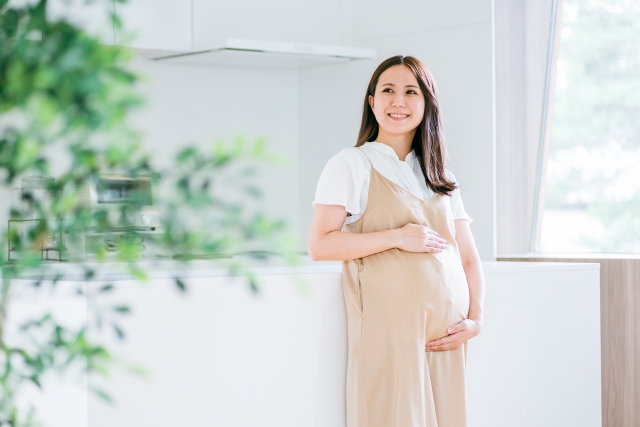 NEW
BLOG
8/20 (水)
妊娠前から始めておきたい。腸内環境ケアのポイント10選
おなかのノブ先生4 お腹に触れる妊婦さん