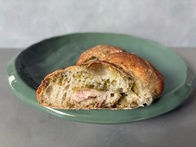 あおさのベーコンエピ 断面