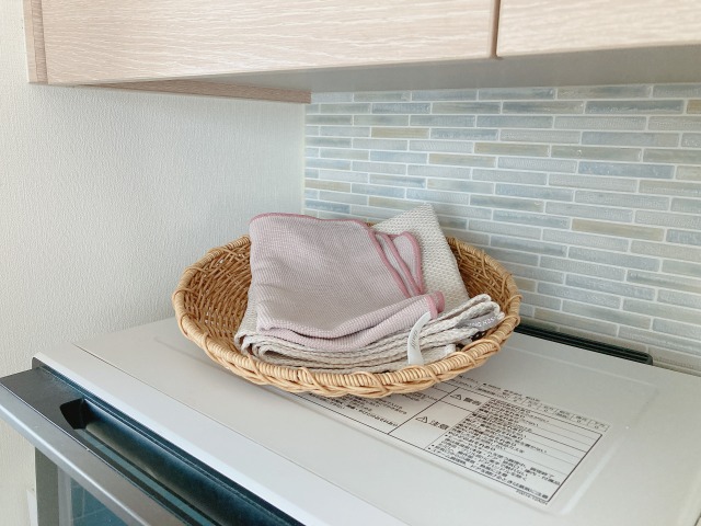 NEW
8/22 (金)
出しっぱなしでOK!ズボラさんでも片付く「夏の整理術」3つ
整理収納アドバイザー みほ341 かごにまとめた布巾