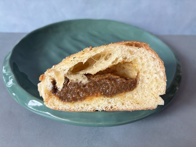 焼きカレーパン 中身