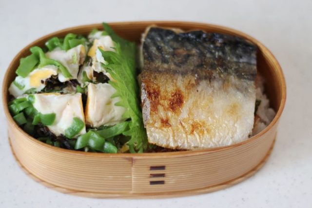 2品弁当の詰め方プロセス