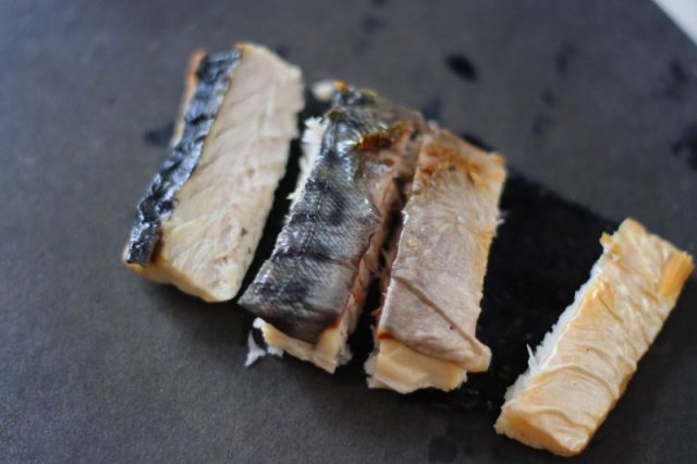 焼いた塩サバ