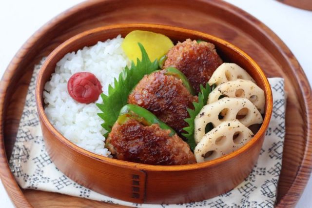 「ピーマンの肉詰め」「れんこんのレンジ煮」2品弁当