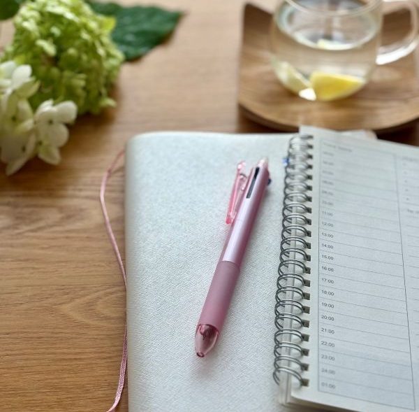 ノートとレモン白湯