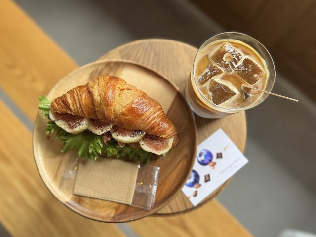 季節のクロワッサンサンド