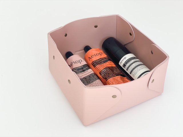 bon momentの「中身が隠せる蓋付きフェイクレザー収納ボックス」