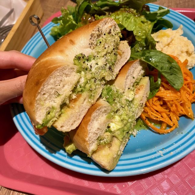 アボカドスモークサーモン