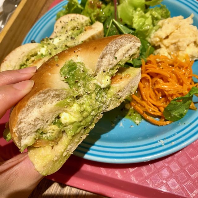 アボカドスモークサーモン 断面