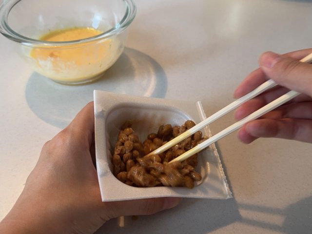 納豆を混ぜる