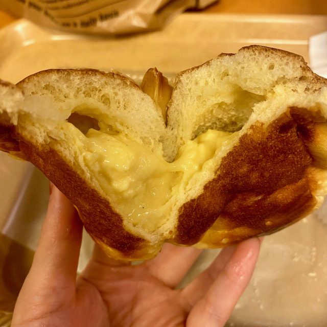 自家製クリームパン(税込195円) 中身