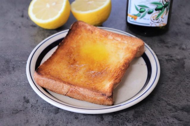 塩レモンオリーブオイルトースト