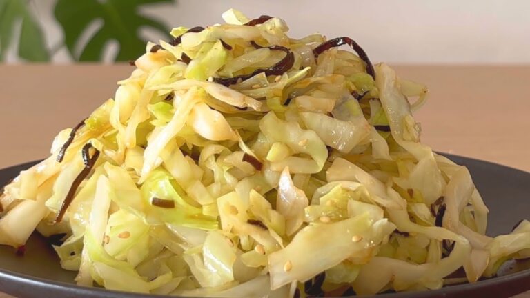 【5分で1品】止まらない旨さ!塩昆布の無限キャベツ 【5分で1品】止まらない旨さ!塩昆布の無限キャベツ