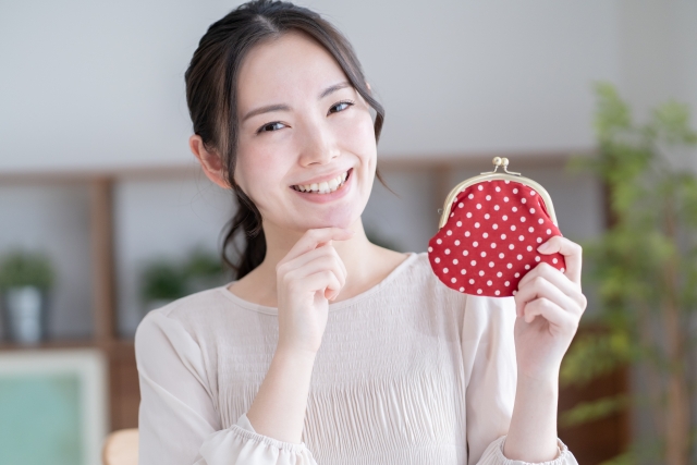 NEW
9/11 (木)
朝5分で家計が変わる!「貯金体質」になるための朝習慣5選
稲村優貴子(ファイナンシャルプランナー)85 財布を持った笑顔の女性