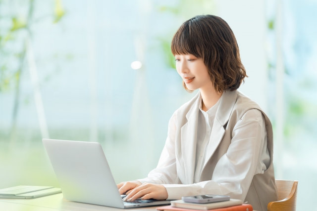 NEW 
 9/2                                (火) 
 ひらがな？漢字？「様」と「さま」宛名の敬称の使い分け方
 林 慶子（マナー講師）24