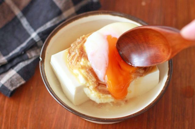 とろろなめたけのとろける湯豆腐
