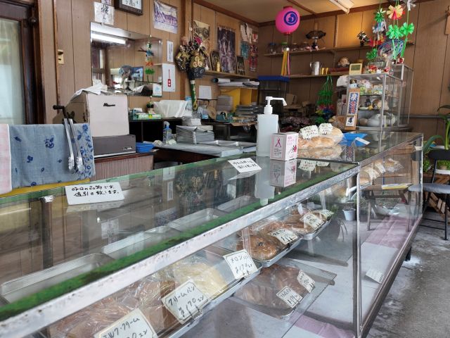 パン屋の店内