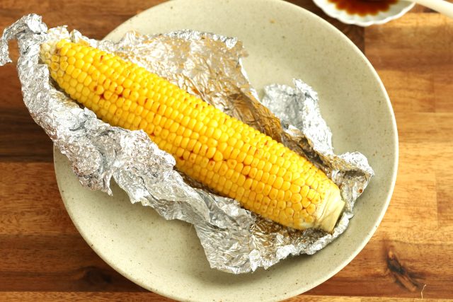 焼きとうもろこし