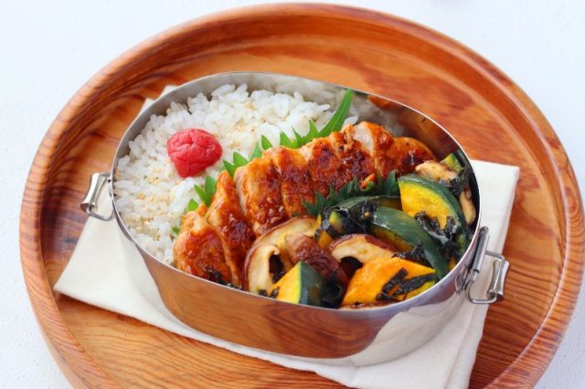 NEW
9/14 (日)
10分で同時に完成!「トンテキ」「かぼちゃの海苔バター」2品弁当
料理家 かめ代。12 「トンテキ」「かぼちゃの海苔バター」2品弁当